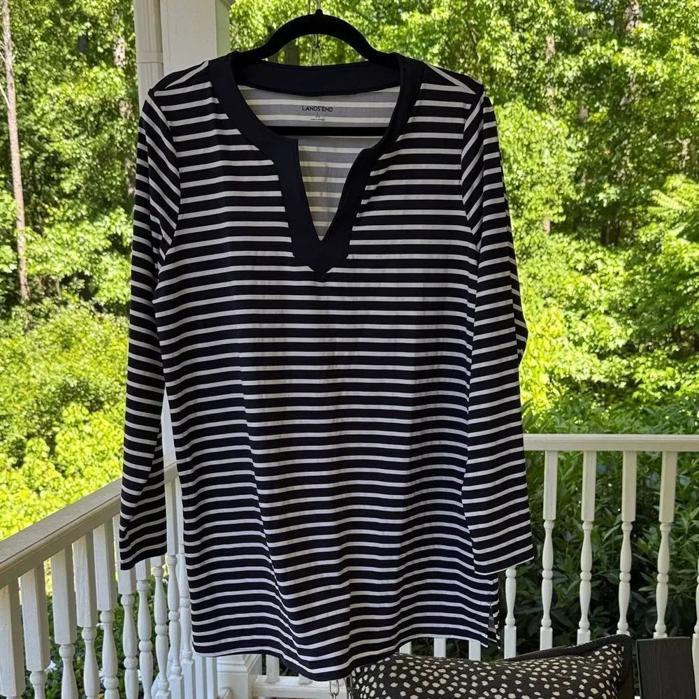Lands' End Navy and White Striped Long-Sleeve V-Notch Top - L - Great Condition